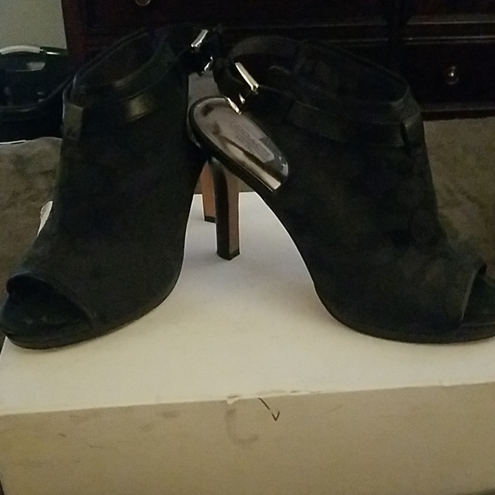 Coach Heels 5in with small platform- gently used